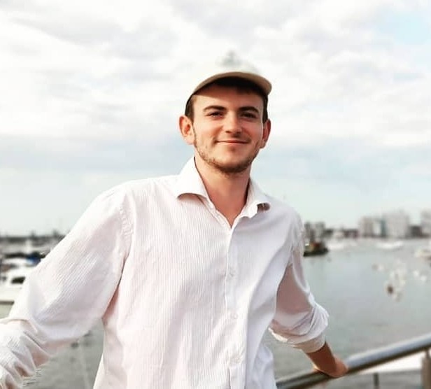 Nicolás en Mundo Lingo